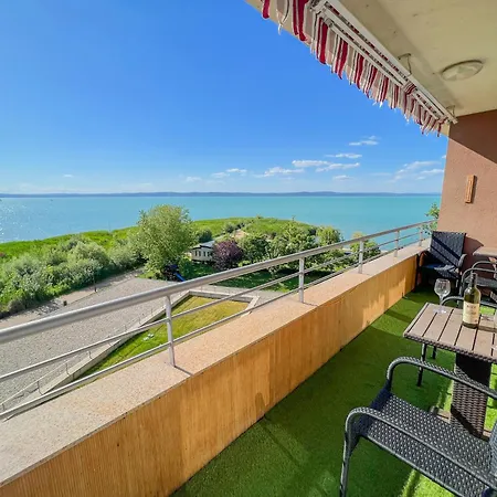 Club 218 Red Wellness Apartements * Siófok