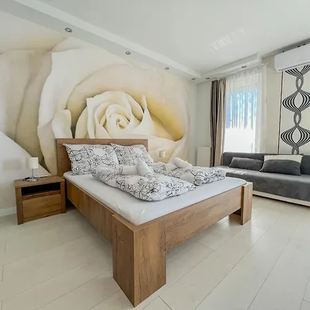 Club 218 Red Wellness Apartements Apartman *