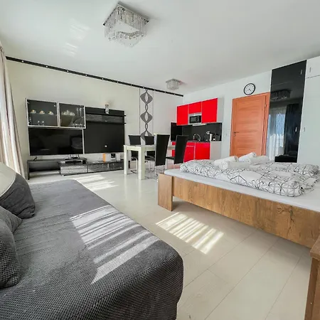 Apartman Club 218 Red Wellness Apartements *