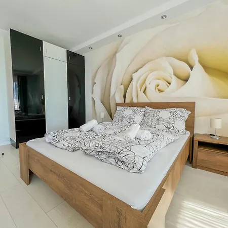 Club 218 Red Wellness Apartements Apartman *