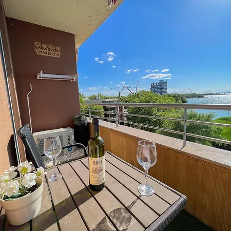 Club 218 Red Wellness Apartements * Siofok