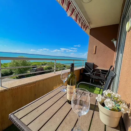 Club 218 Red Wellness Apartements *