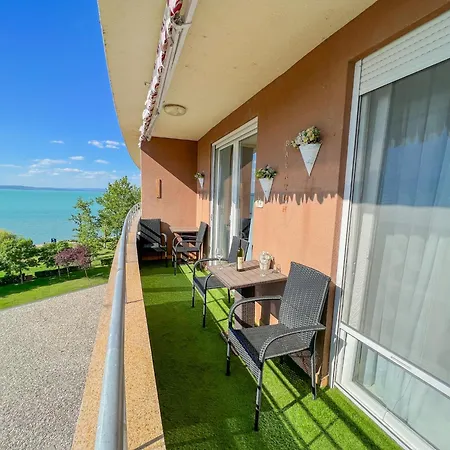 Club 218 Red Wellness Apartements * Siofok