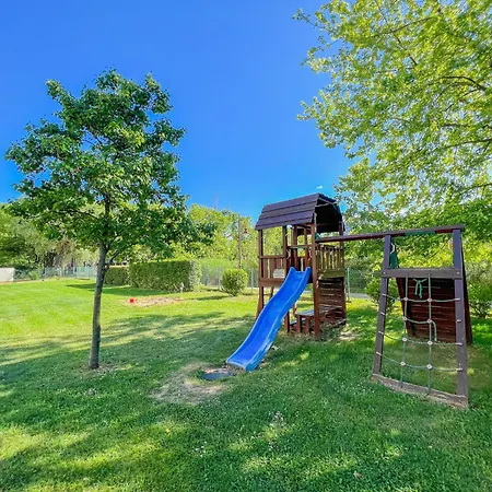 Club 218 Red Wellness Apartements * Siófok