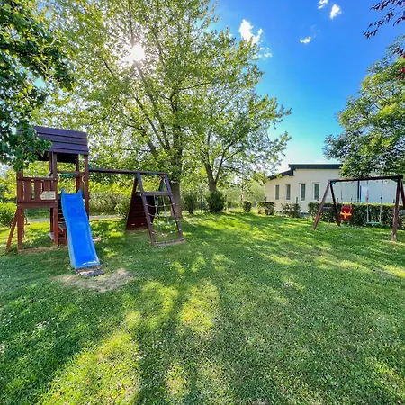 Club 218 Red Wellness Apartements * Siófok