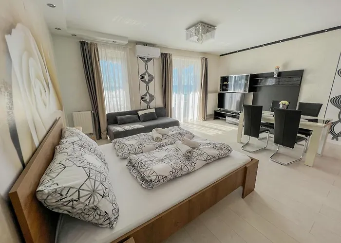 Club 218 Red Wellness Apartements * シオーフォク