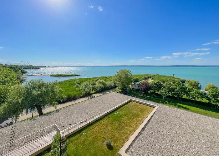 Club 218 Red Wellness Apartements