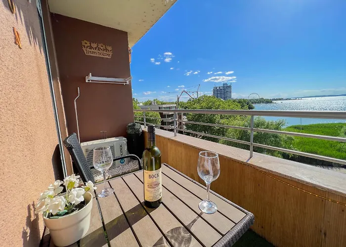 Club 218 Red Wellness Apartements * シオーフォク