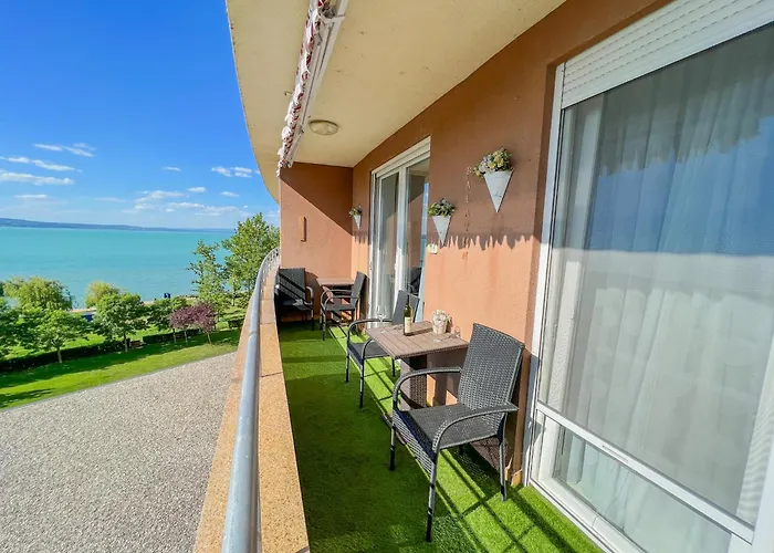 Club 218 Red Wellness Apartements * Siófok